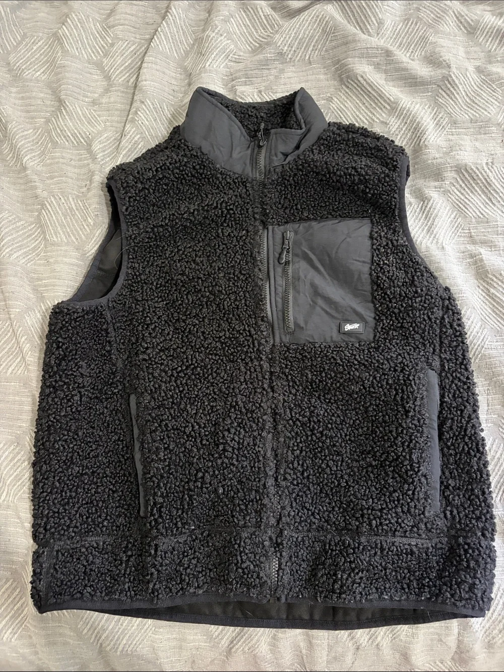 Pull&Bear Men's Black Sherpa Fleece Vest with Chest Zip Pocket